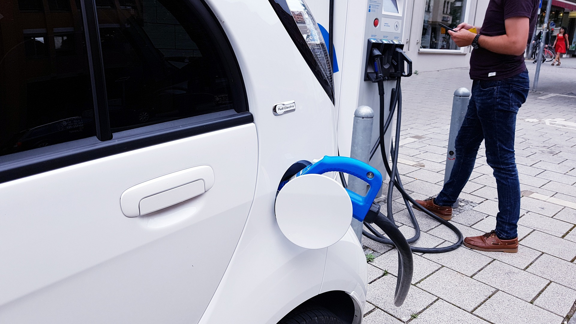 Companies Manufacturing Electric Vehicles In India