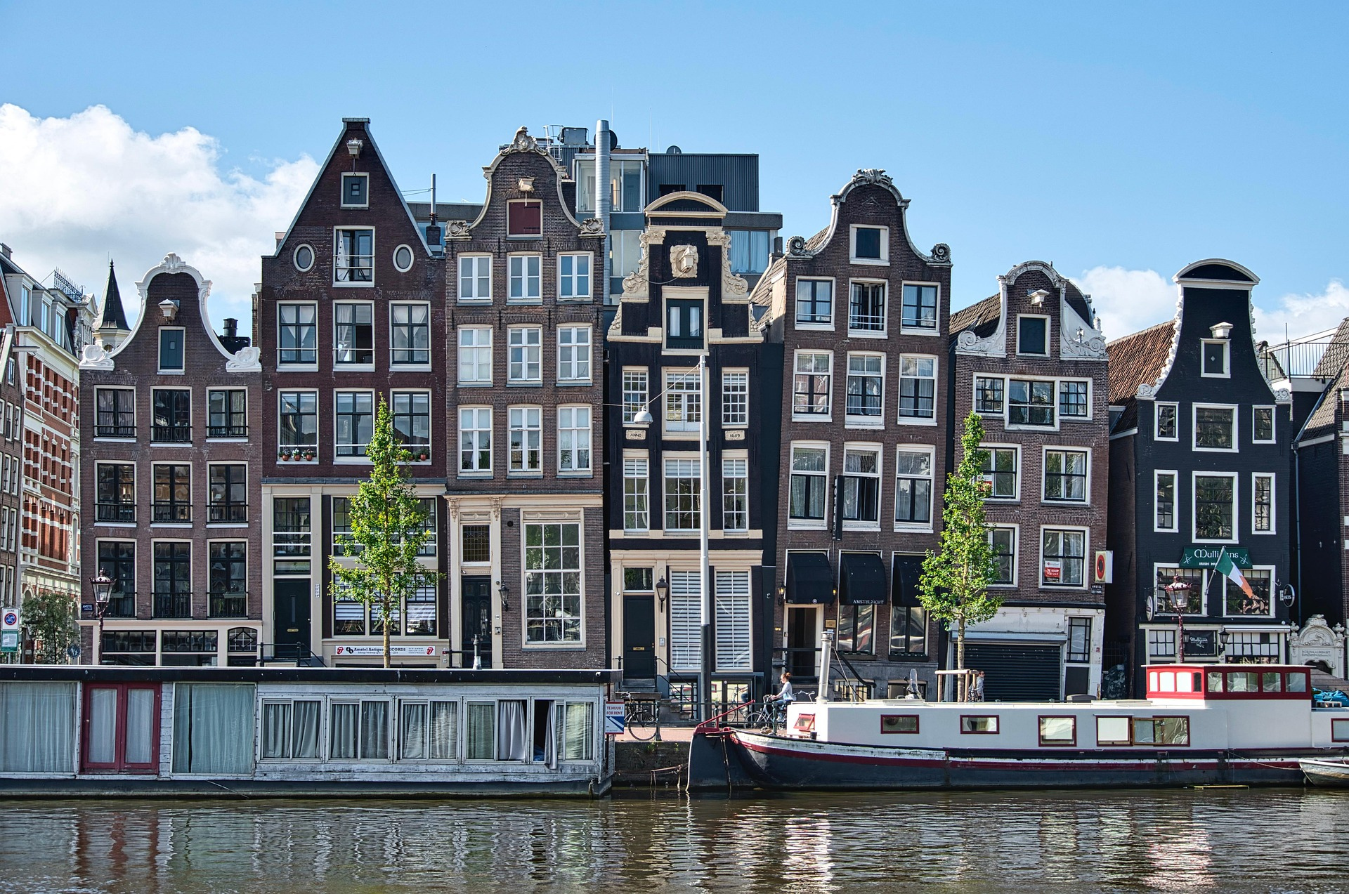 Electric Vehicles in Amsterdam